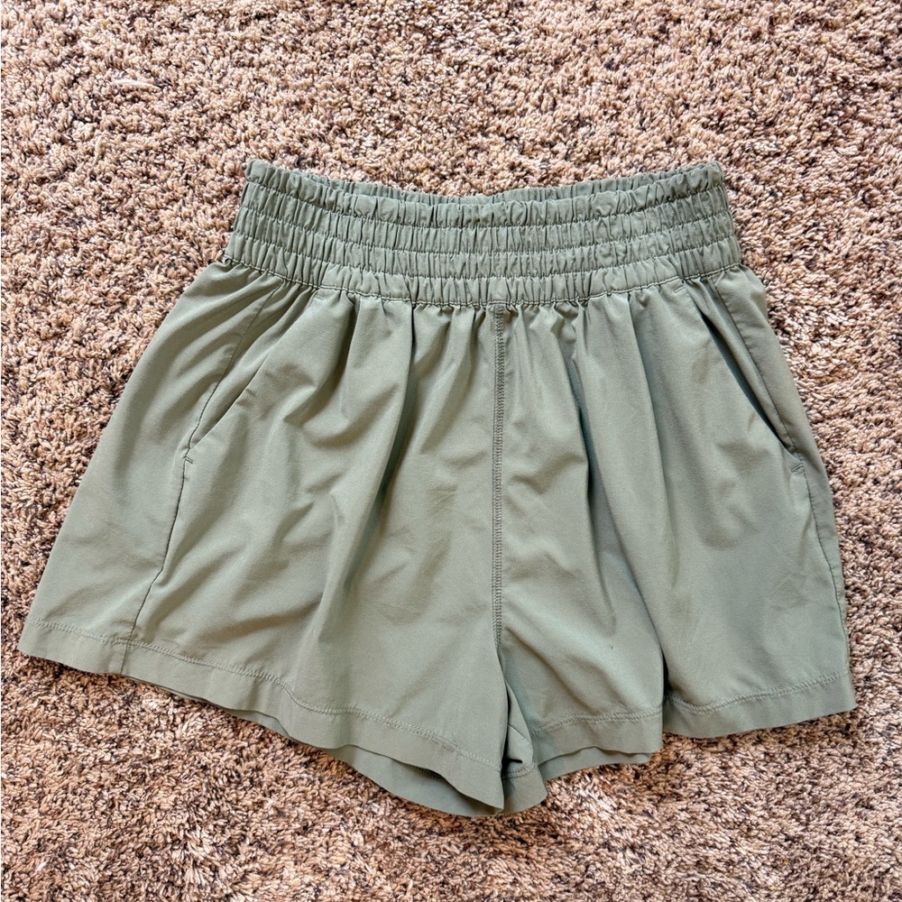Vuori Olive Athletic Elastic-Waist Shorts